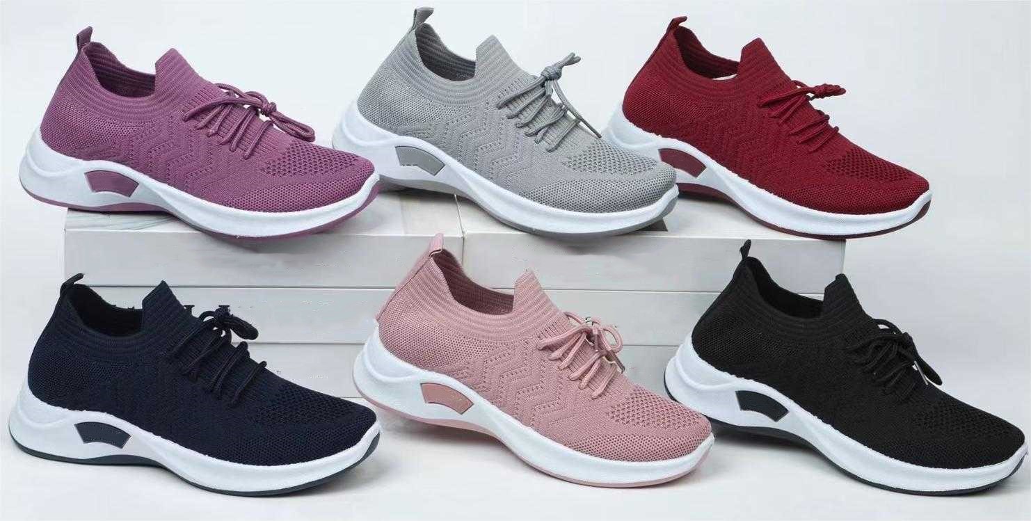 Knit sneakers 